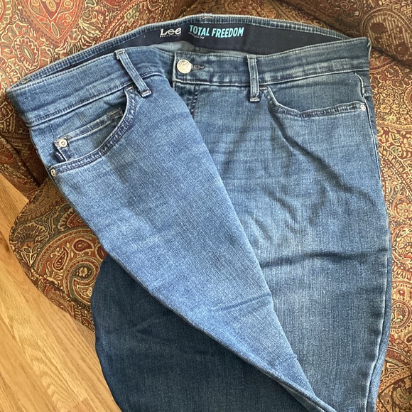 Lee jeans never worn. - Picture 2 of 2
